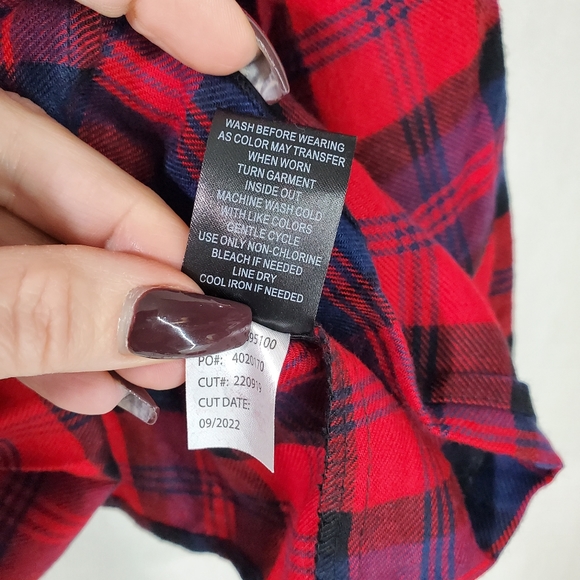 Torrid Brushed Red Plaid Smocked Top, Babydoll cut, Puff sleeves, NWT size 2X - Picture 13 of 13